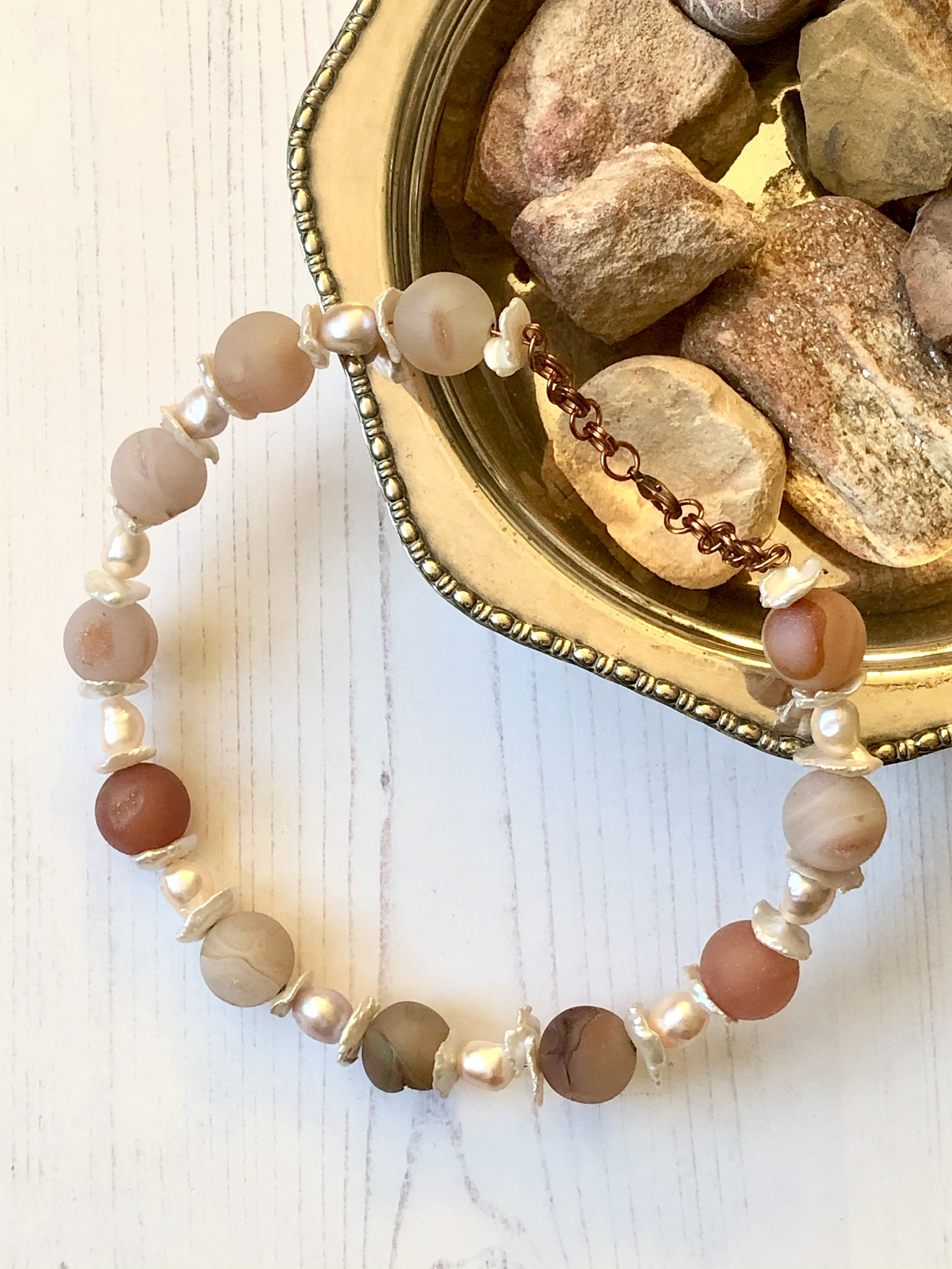 Druzy Agate and Freshwater Pearl Memory Wire Necklace
