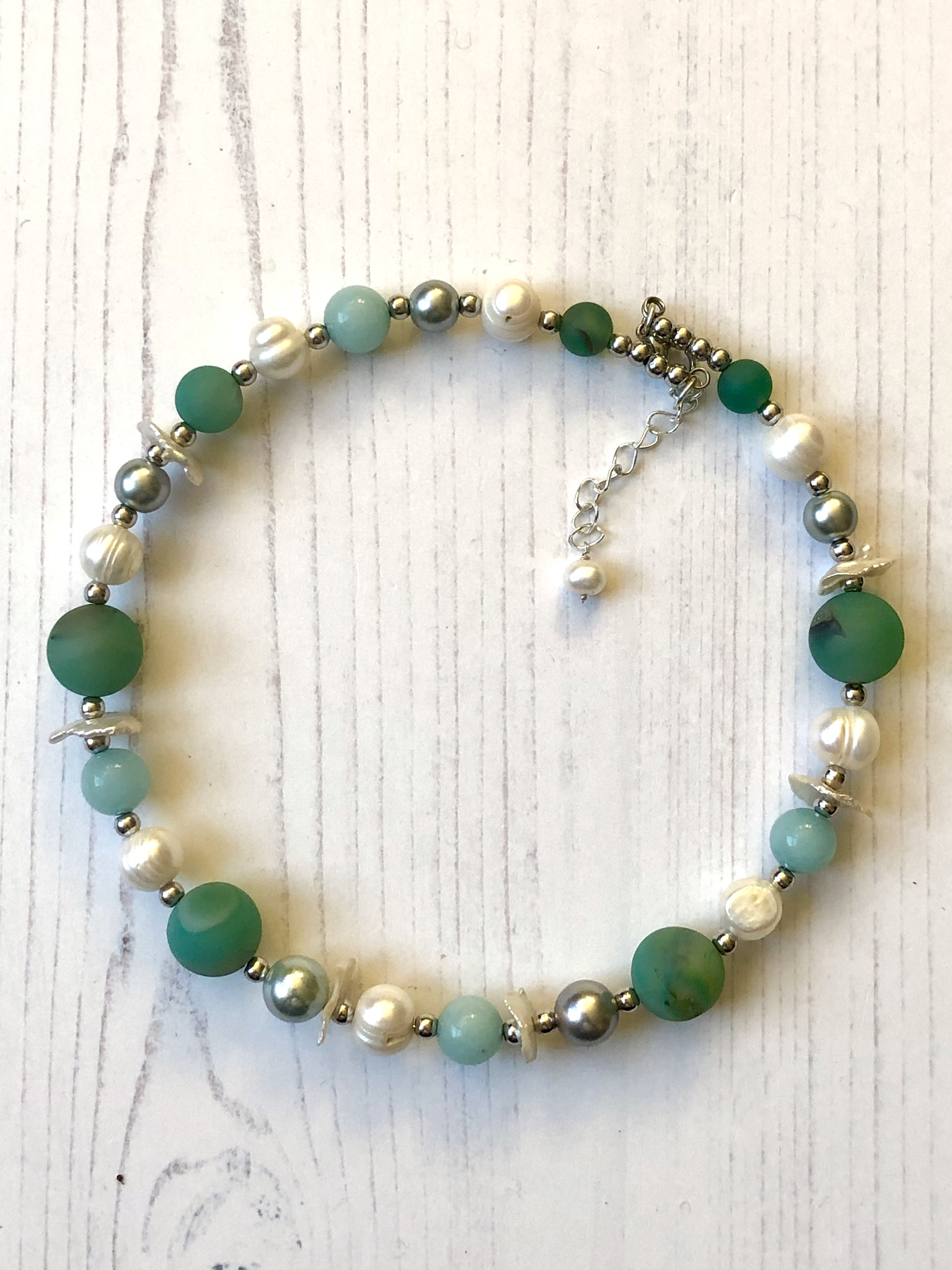 Exotic Druzy Agate and Freshwater Pearl Memory Wire Necklace - Image 2