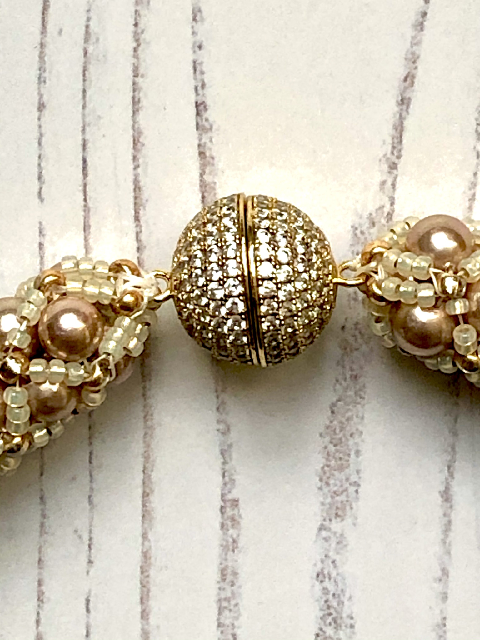 Kiss Kross Mocha Shell Pearl and Seed Bead Necklace - Image 4