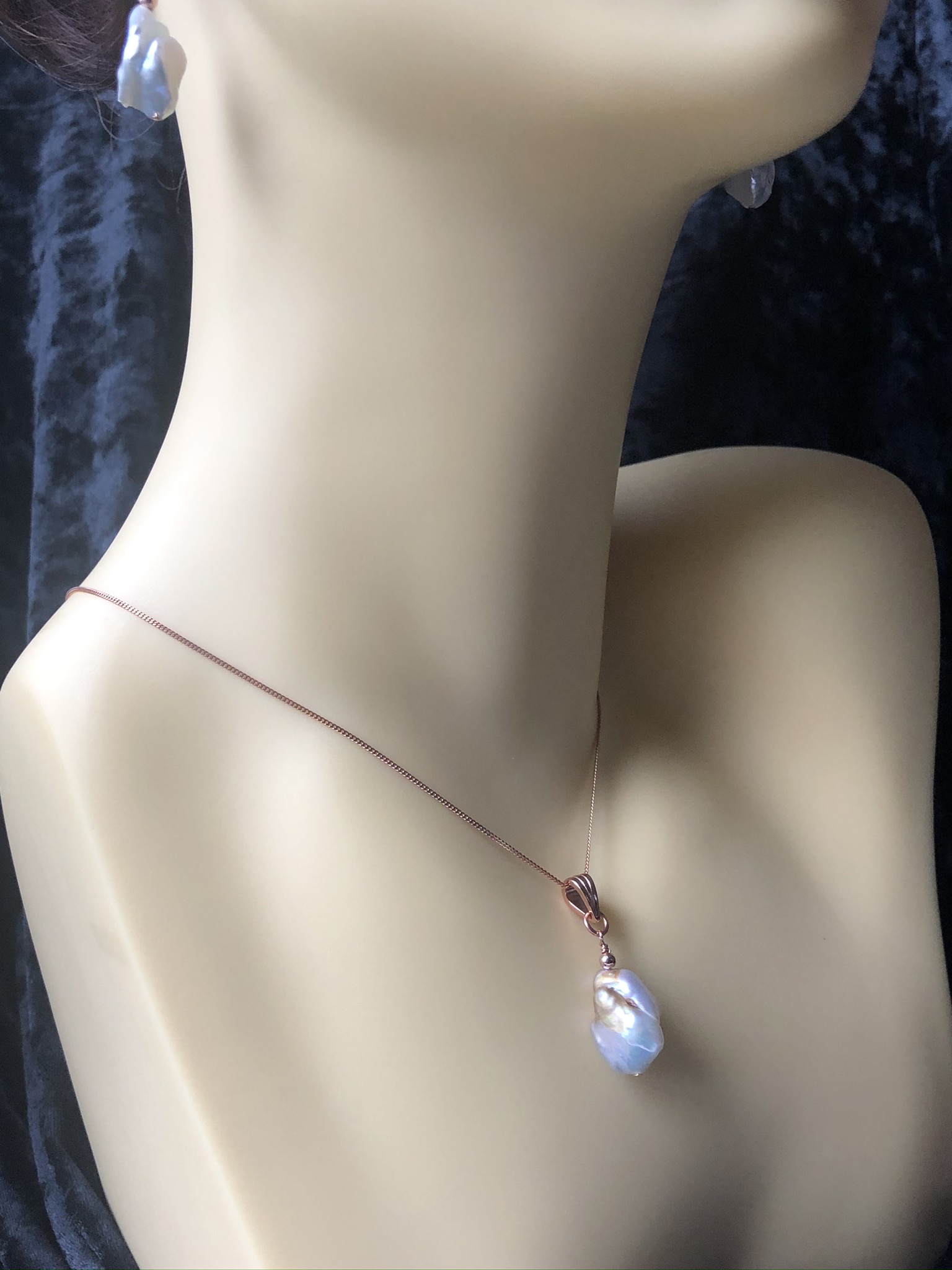 Freshwater Baroque Pearl Pendant and Rose Gold Plated Chain - Image 4