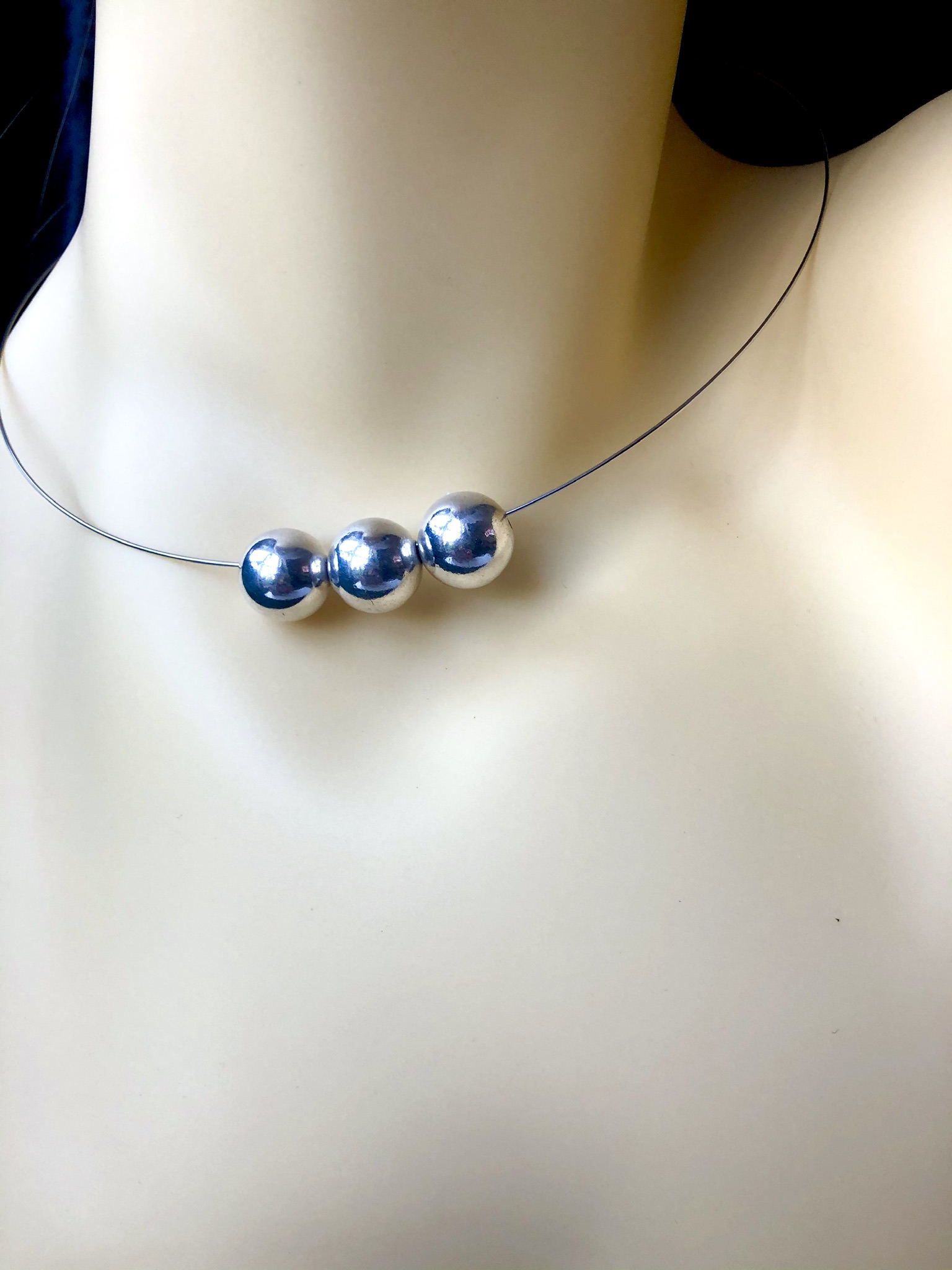 Silver Bead Memory Wire Necklace