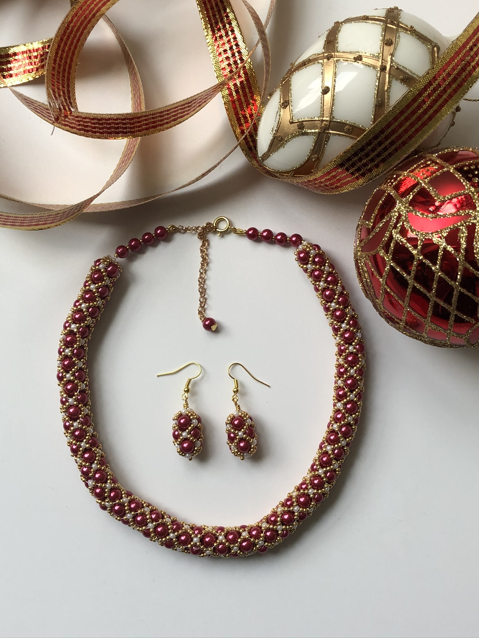 Kiss Kross Reddish-Pink Shell Pearl and Seed Bead Necklace