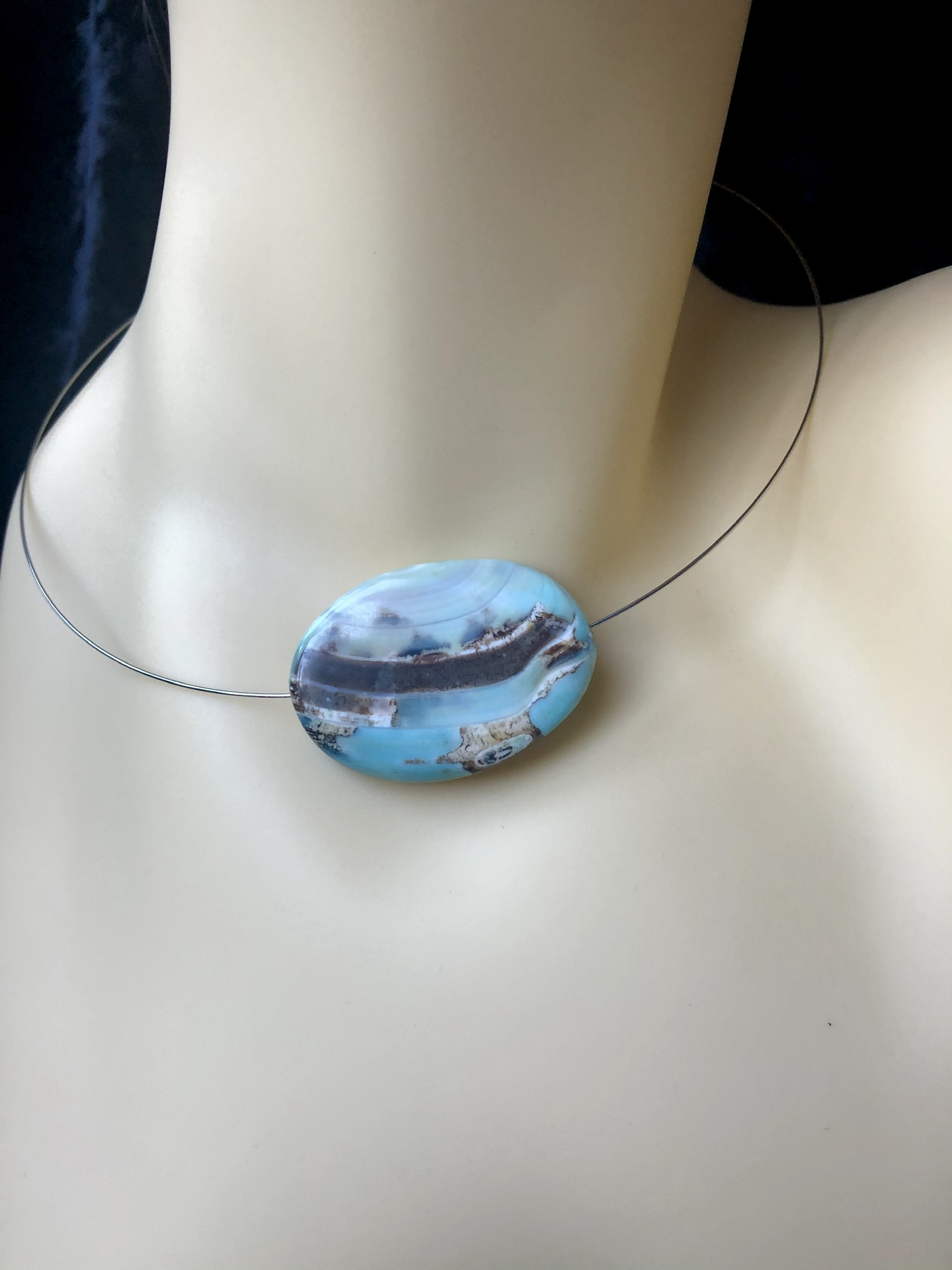 Agate Memory Wire Necklace - Image 3