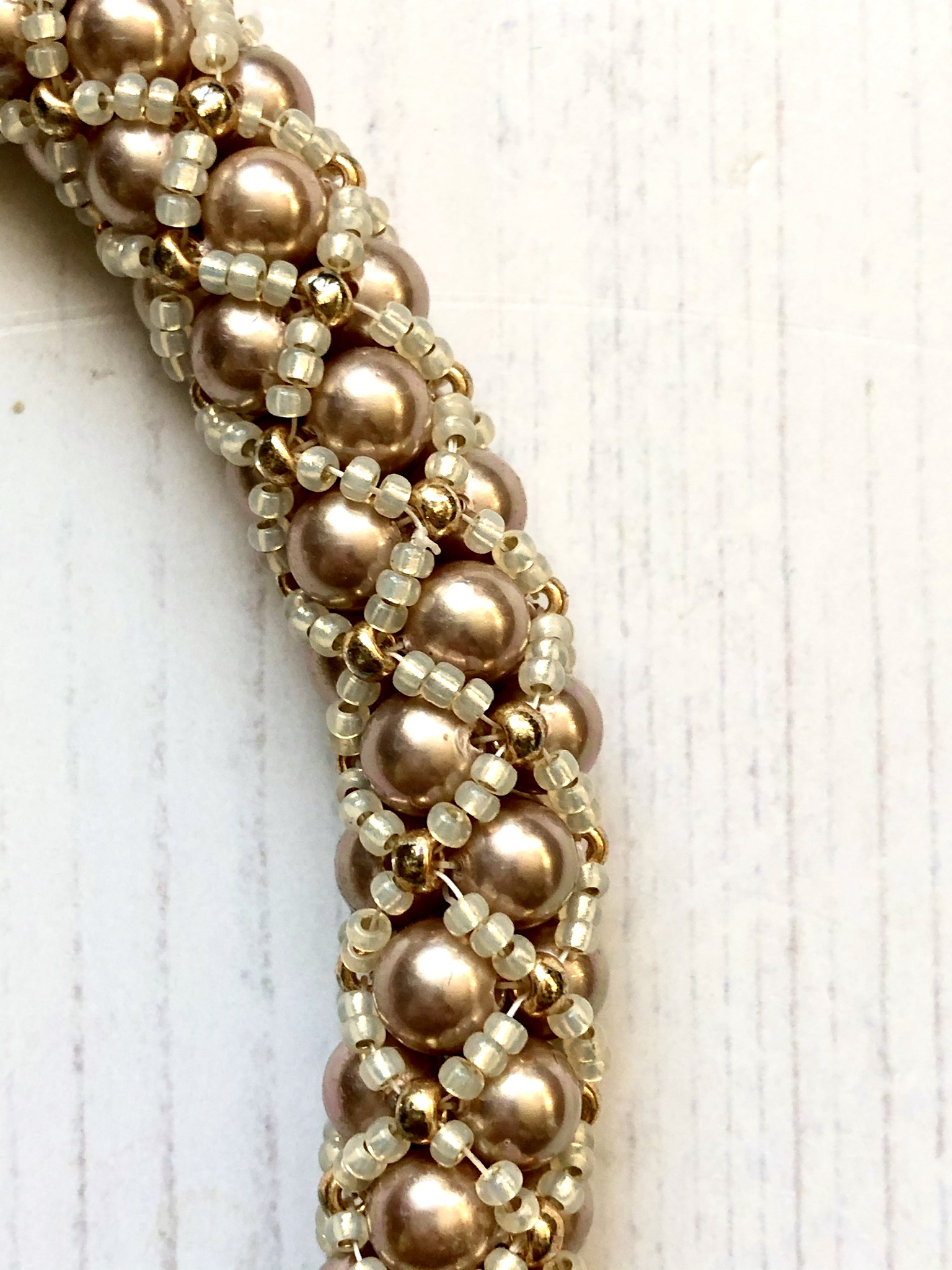 Kiss Kross Mocha Shell Pearl and Seed Bead Necklace - Image 3