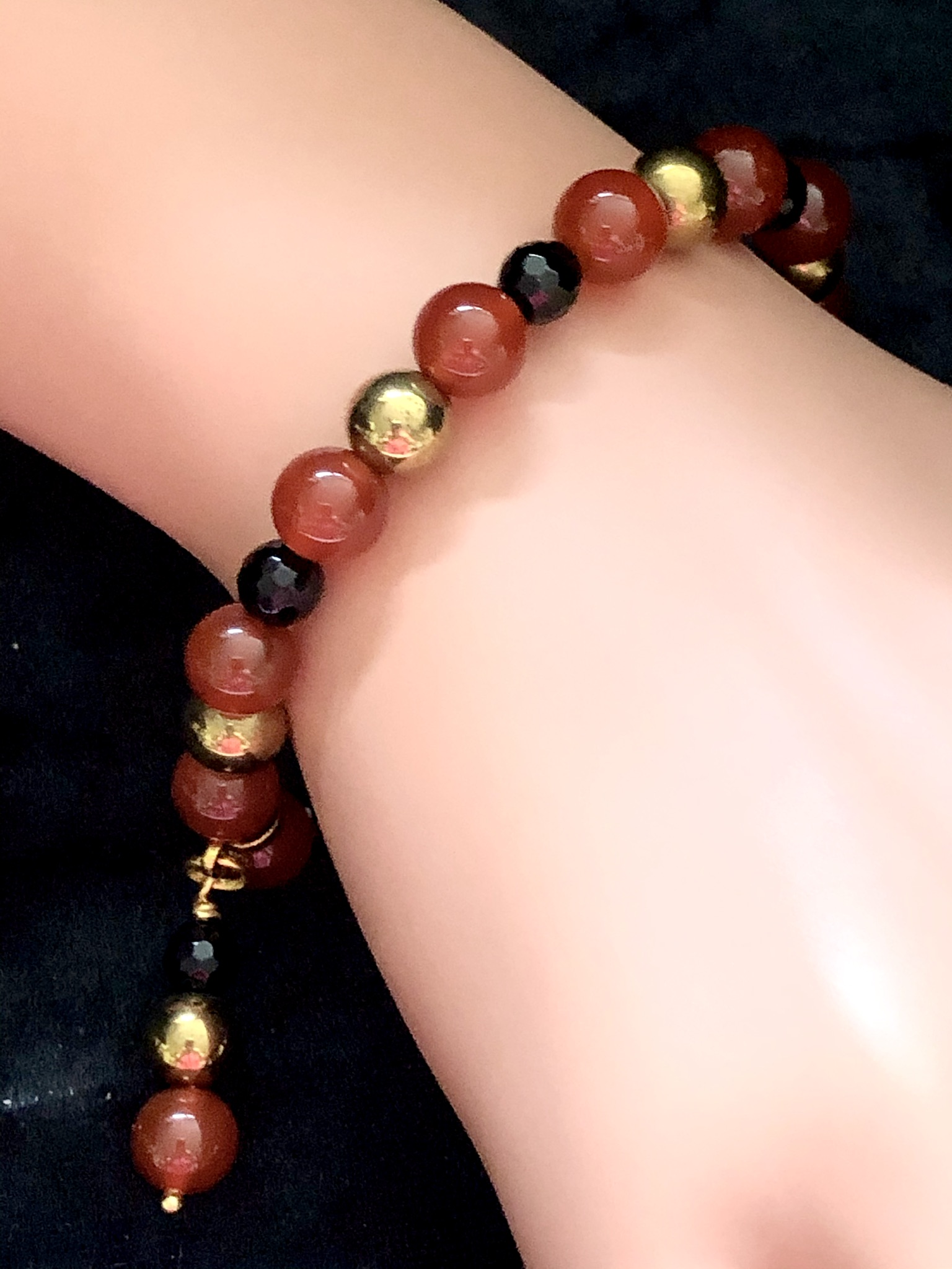 Carnelian, Black Spinel and Haematite Stretchy Bracelet - Image 5