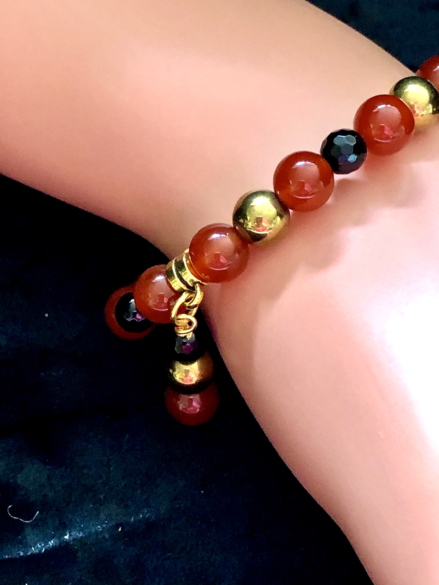 Carnelian, Black Spinel and Haematite Stretchy Bracelet - Image 2