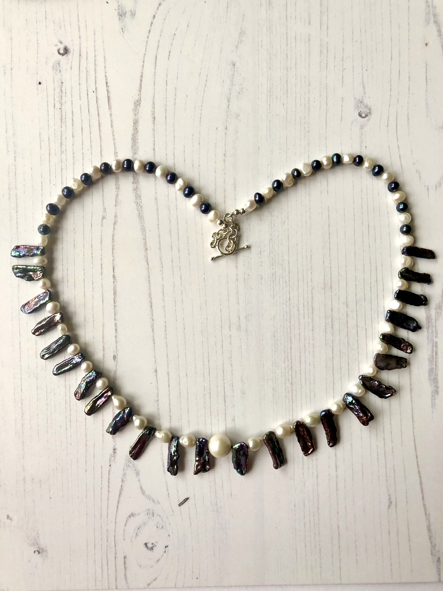 Image for Peacock Biwa and black and white necklace 3