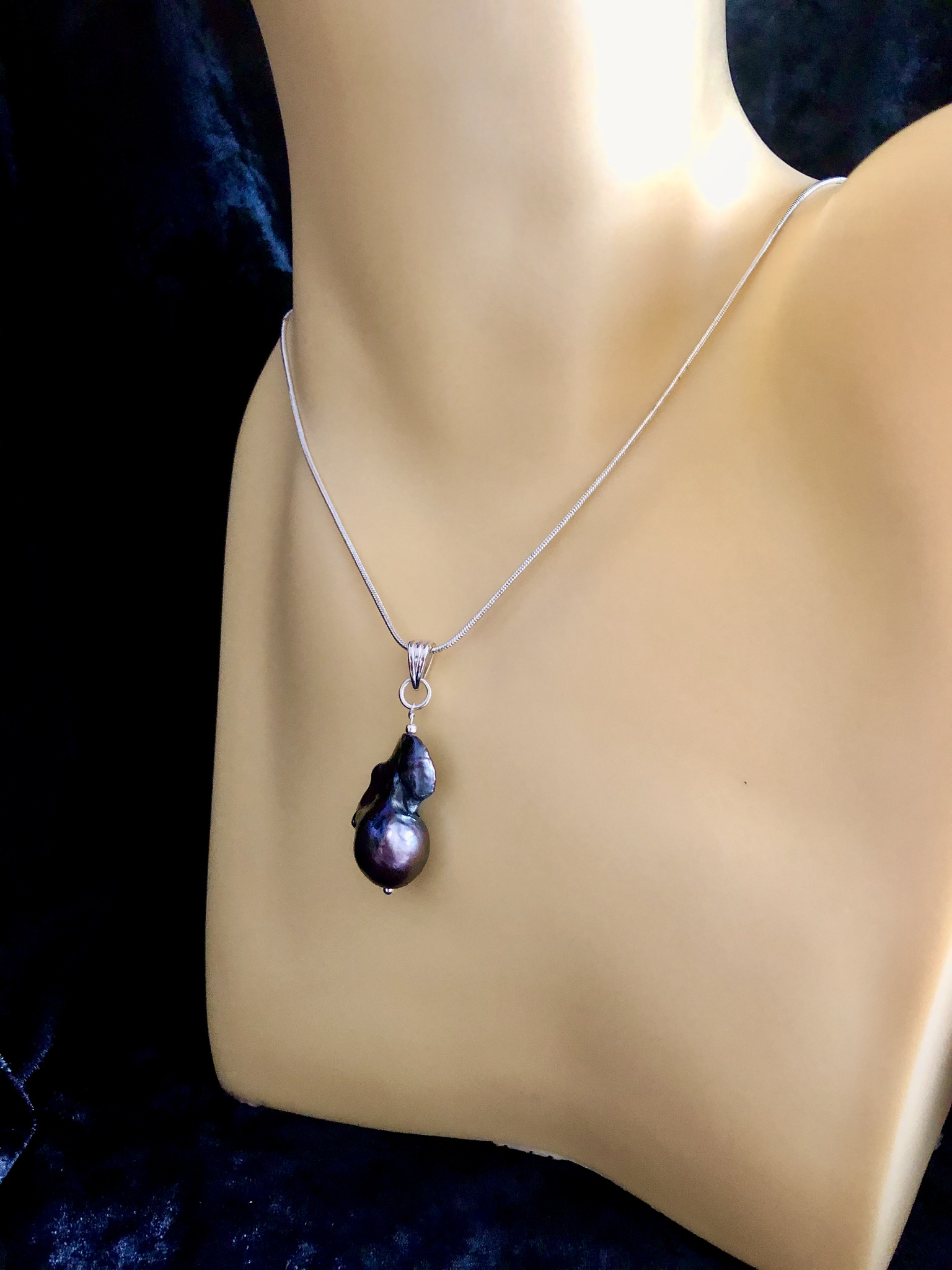 Image for dark peacock baroque pearl pendant 3