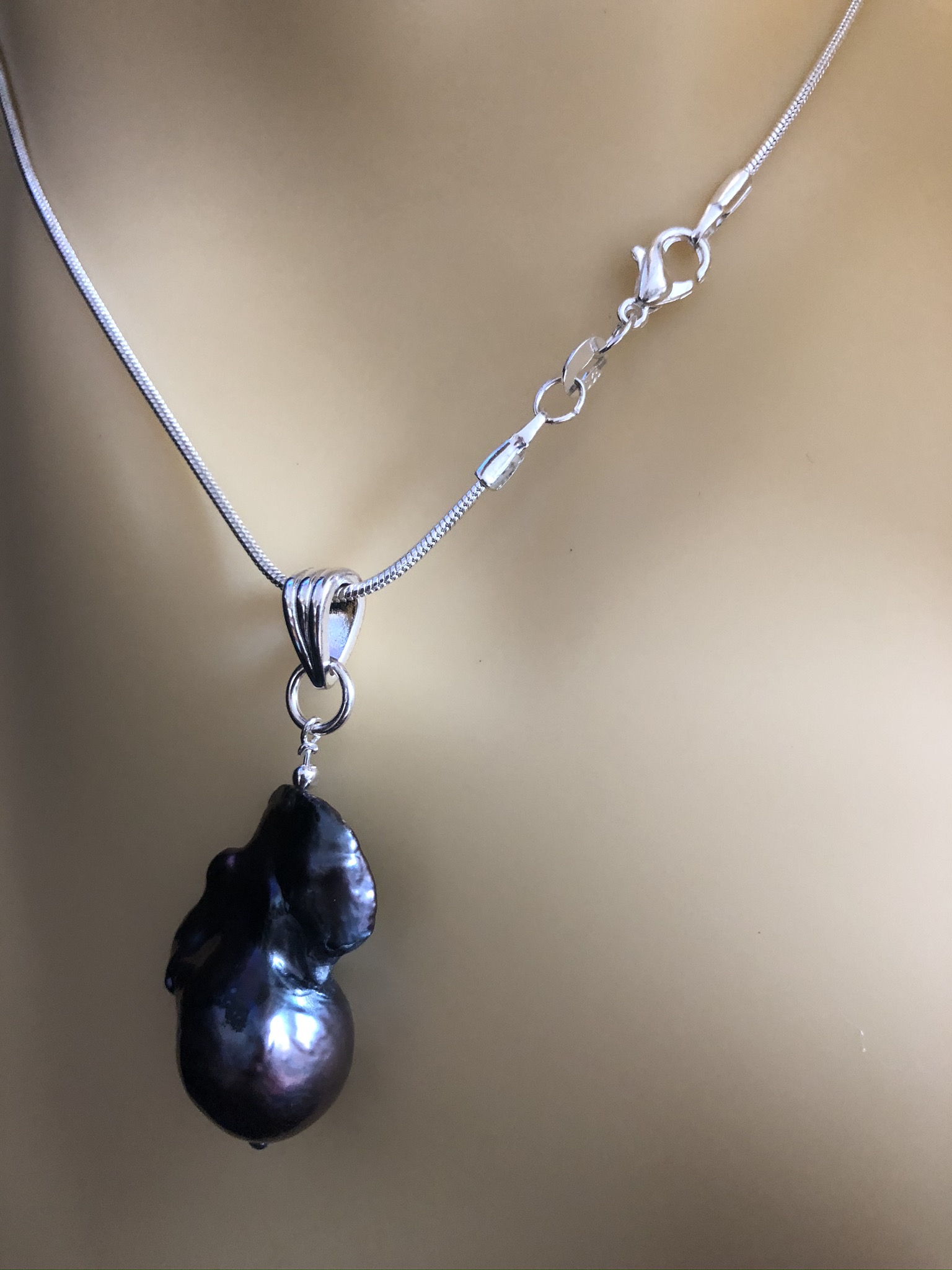 Image for dark peacock baroque pearl pendant 5
