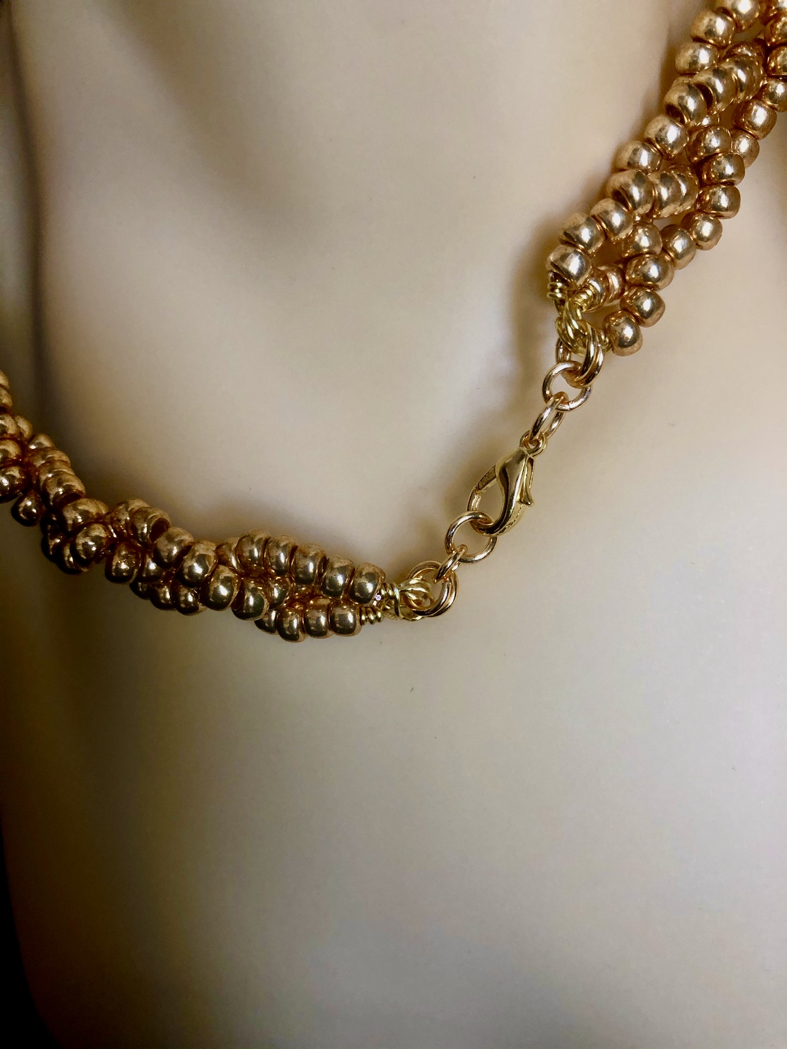 Image for golden beaded necklace 3