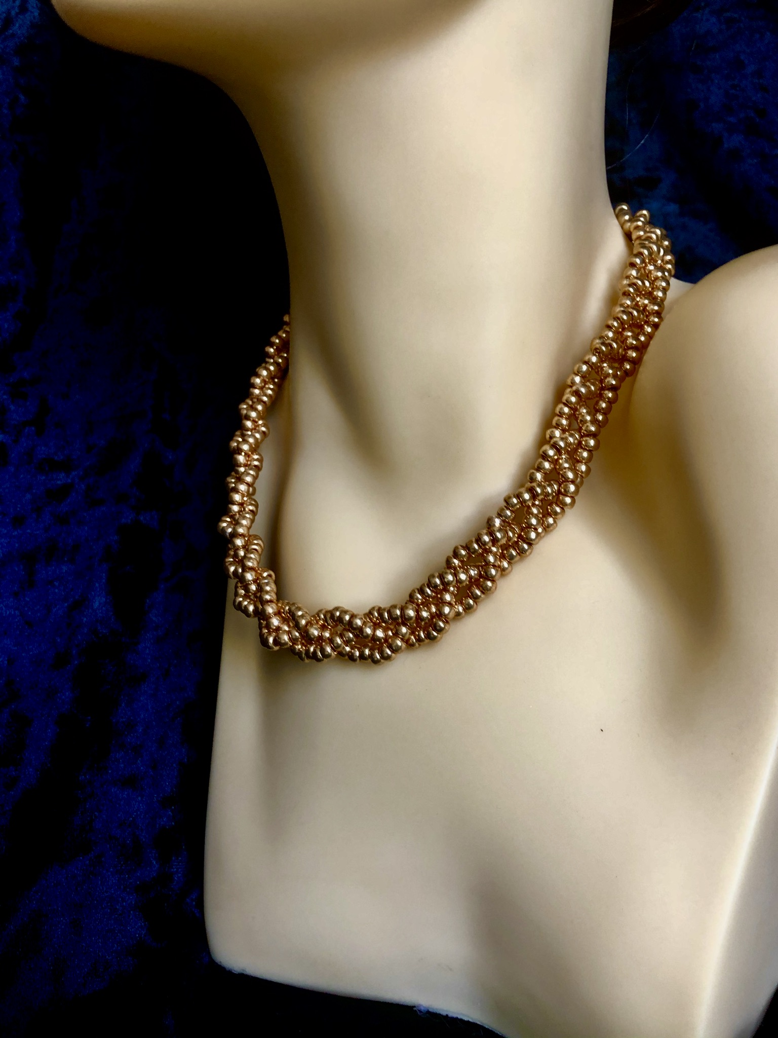 Image for golden beaded necklace 4