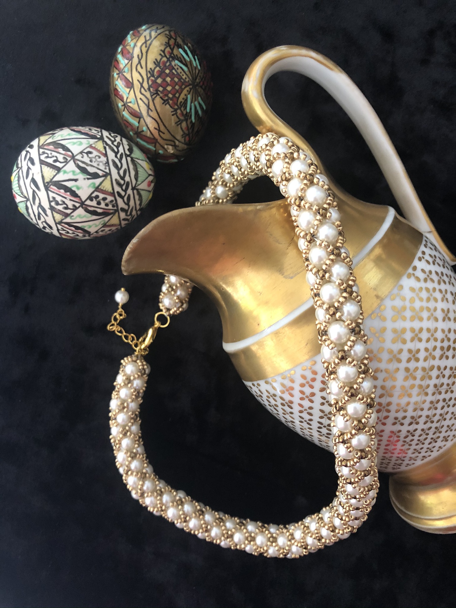 Image for Kiss Kross Cream Shell and Gold Necklace 1