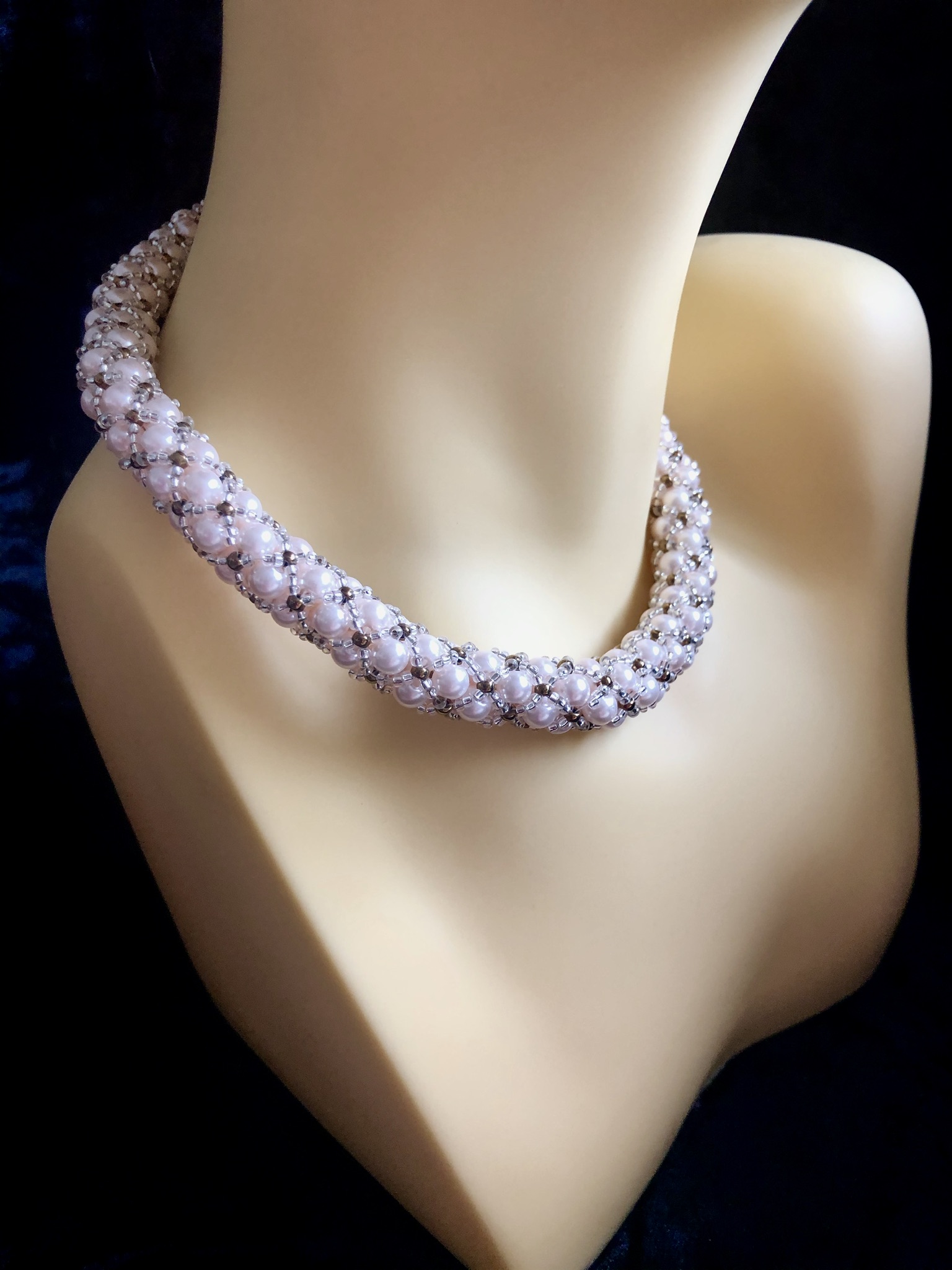 Image for Kiss Kross soft white shell pearl necklace 1