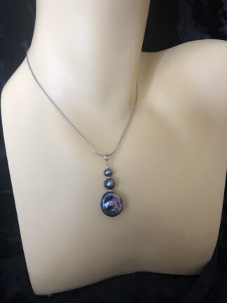 Image for Peacock Pearl Coin Pendant 1