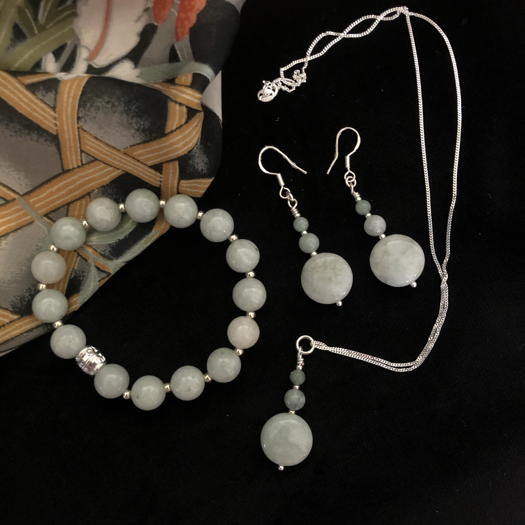 Image for Burmese Jadeite bracelet, earrings and pendant
