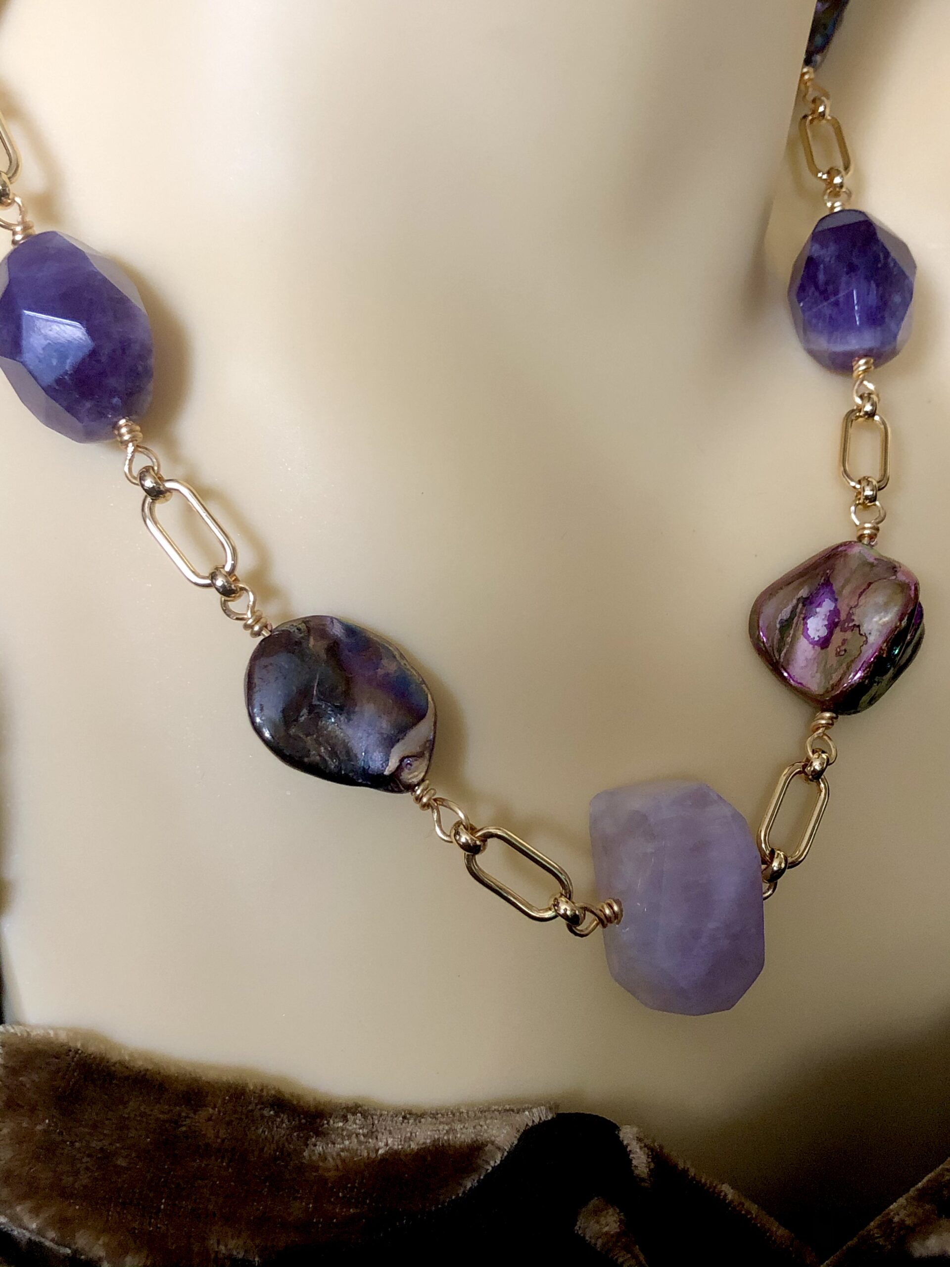 Image for Mother of Pearl and Amethyst necklace 5