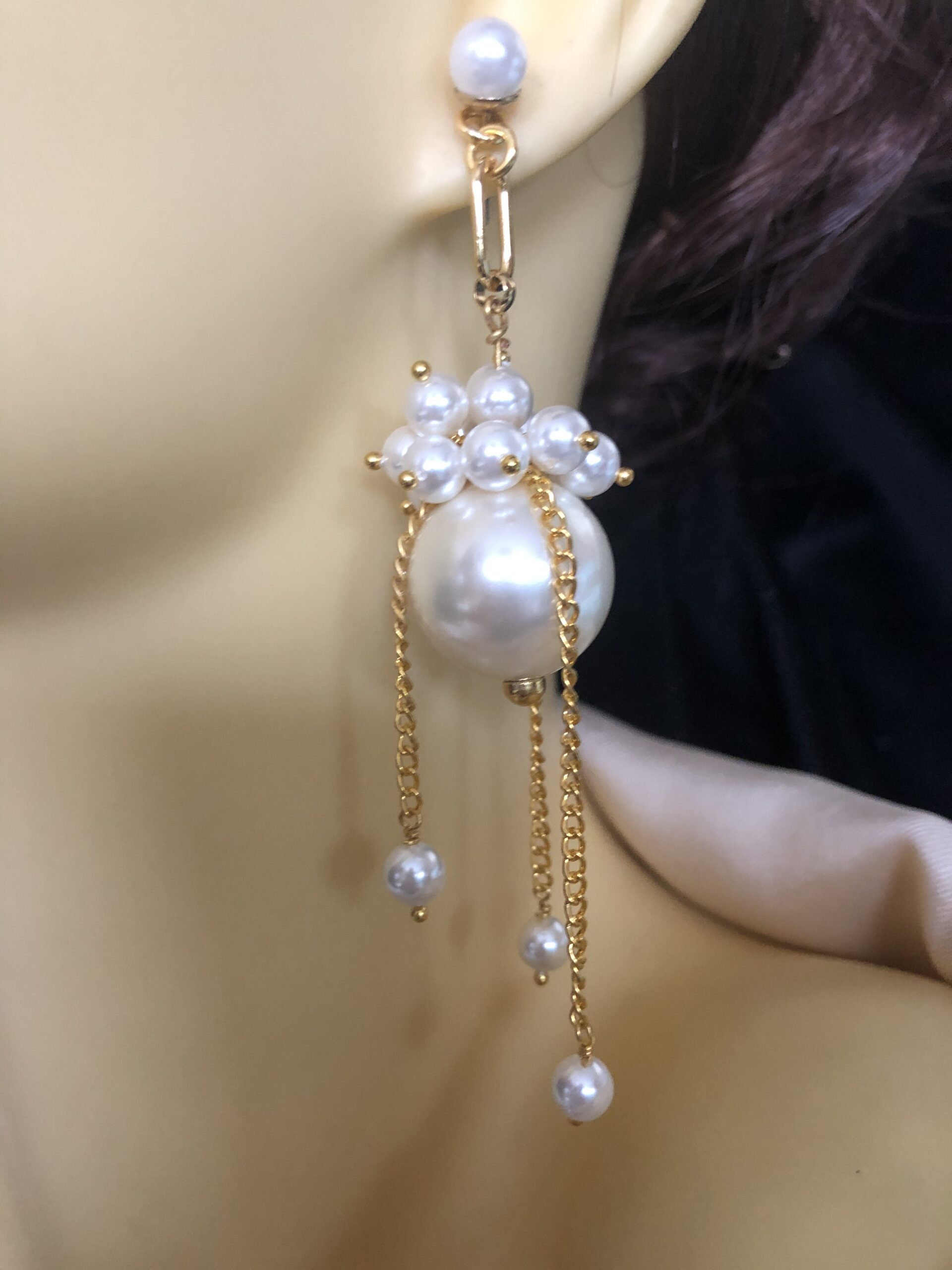 Image for Statement shell pearl earrings 3